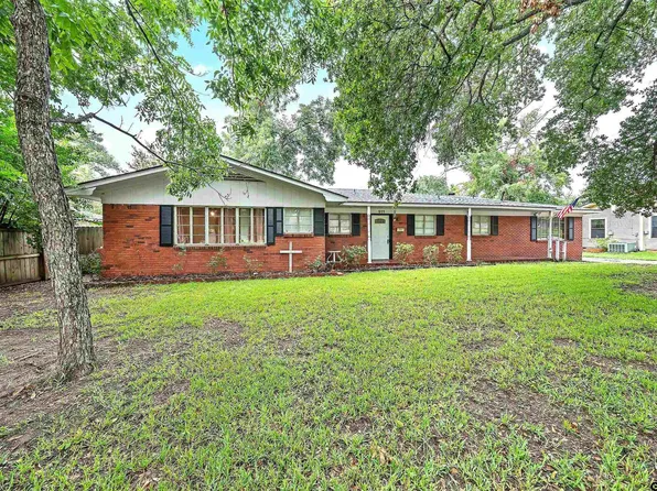 911 Alameda Dr, Jacksonville, TX 75766