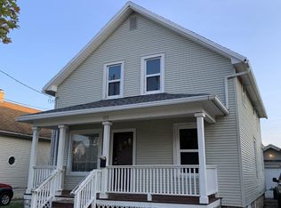 953 W 6th Ave, Oshkosh, WI 54902