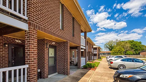 Cunnigham Apartments Photo 1
