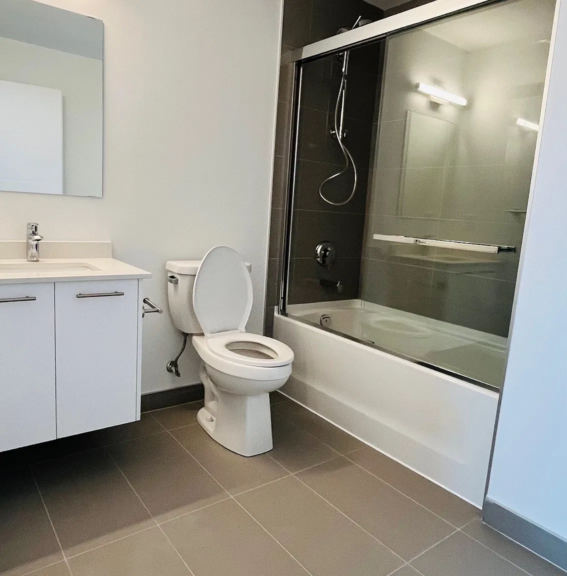 2 bed, 705 sqft, $2,175 — Photo 3