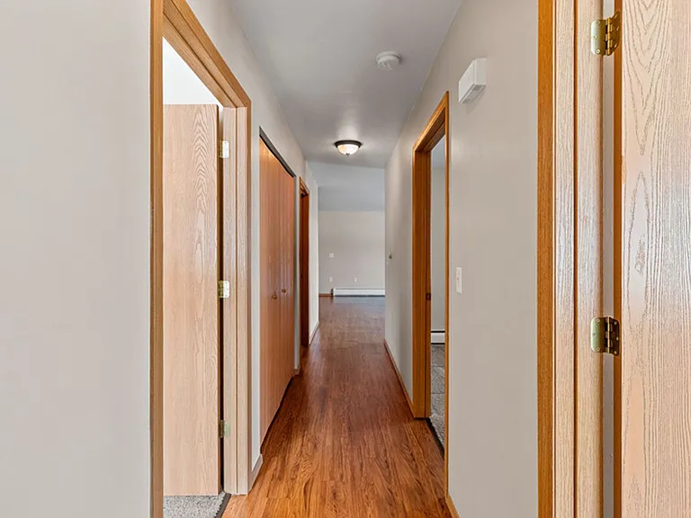 Charlotte Court Apartments — Photo 17