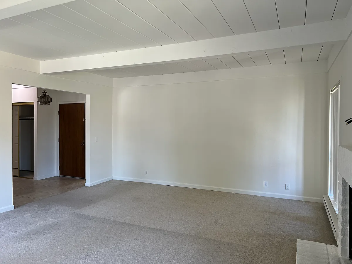 Building Photo - 39139 Argonaut Way #202