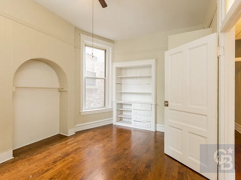 2445 W Harrison St — Photo 9