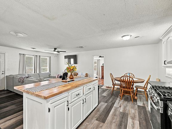 3rd image of 501 E St SE
