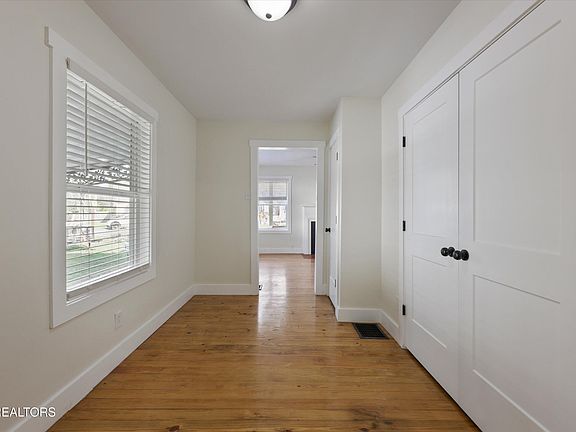 5th image of 2428 Lawson Ave