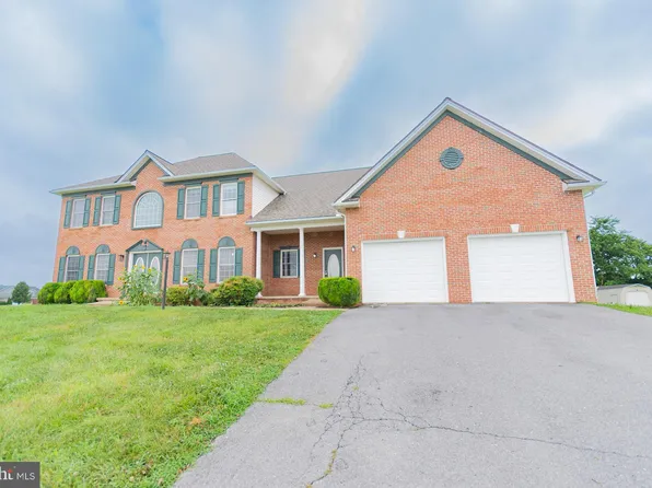 102 Norinton Dr, Hedgesville, WV 25427