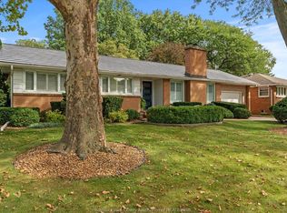 730 Champlain Dr, Windsor, ON N9E1M5