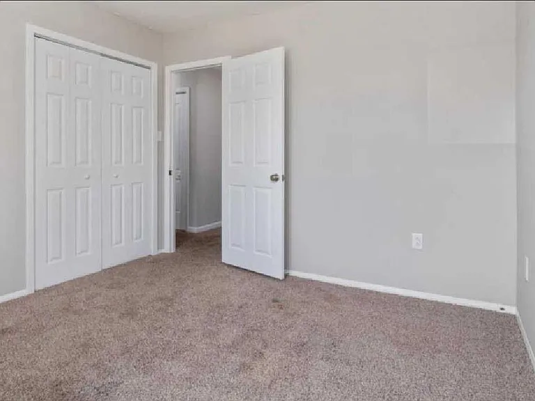 22 Helmsman Ct — Photo 16