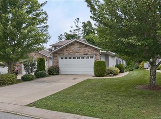 25 Holiday Dr, Arden, NC 28704