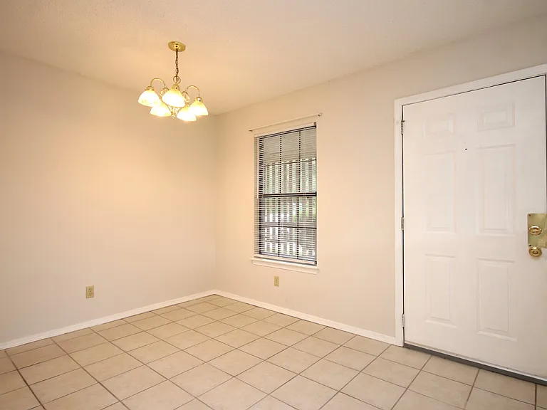 2303 W Michigan Ave #F9 — Photo 4