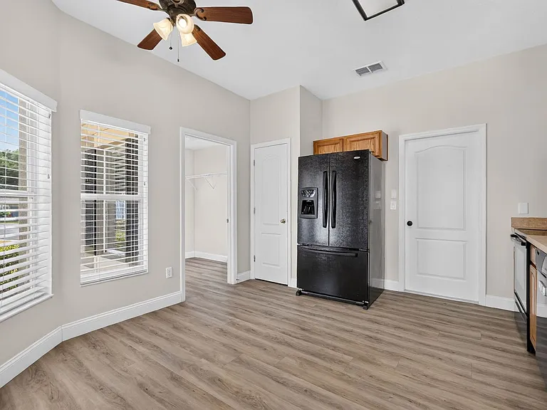 1421 Kellogg Dr — Photo 9