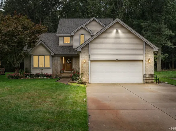 9533 Chaumont Dr, Commerce Township, MI 48382