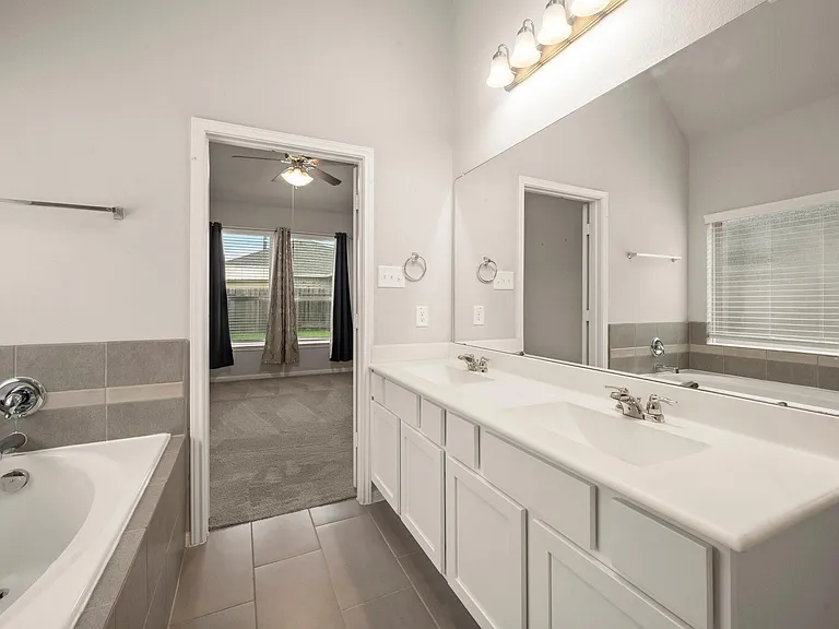 6322 Lemon Balm Ln — Photo 22