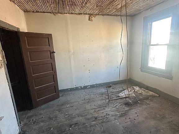 5th image of 3123 N Stillman St