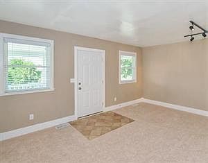 5th image of 221 S Prospect St