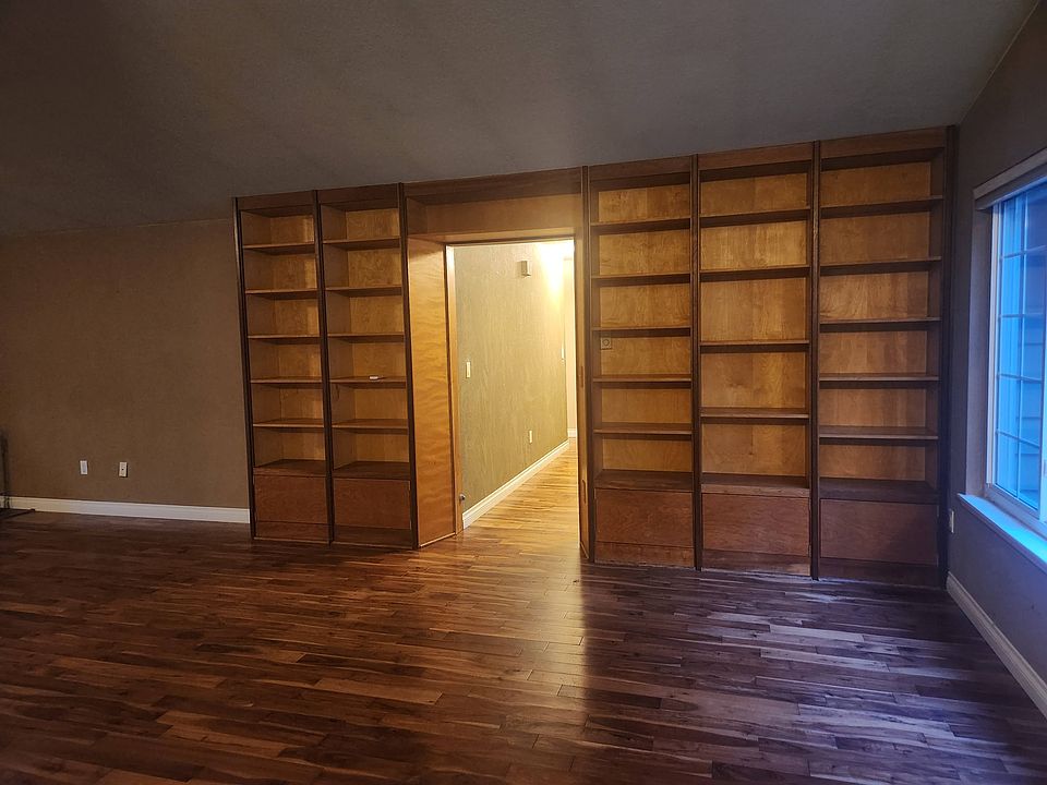 Built in bookcases