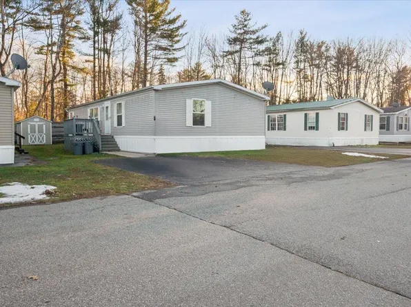 8 Young Avenue, Brunswick, ME 04011