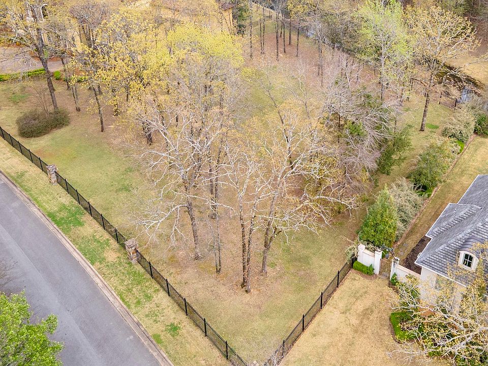 2nd image of 11 Spring Valley Ln