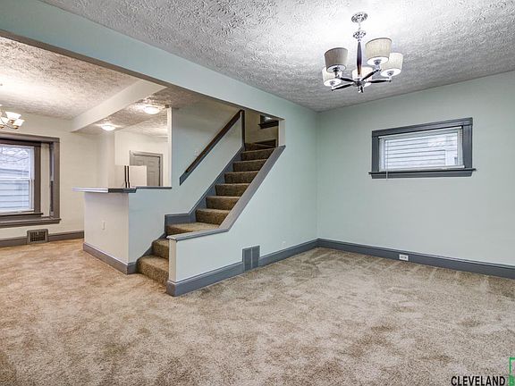 2nd image of 3822 Sackett Ave