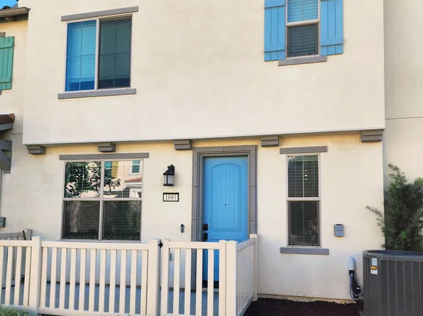1093 W Buttercup Ln, Rialto, CA 92376