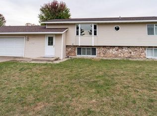 1128 Namekagon Loop, Hudson, WI 54016