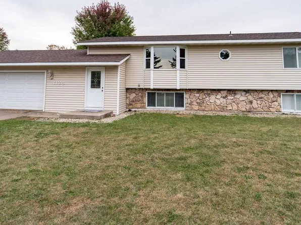 1128 Namekagon Loop, Hudson, WI 54016