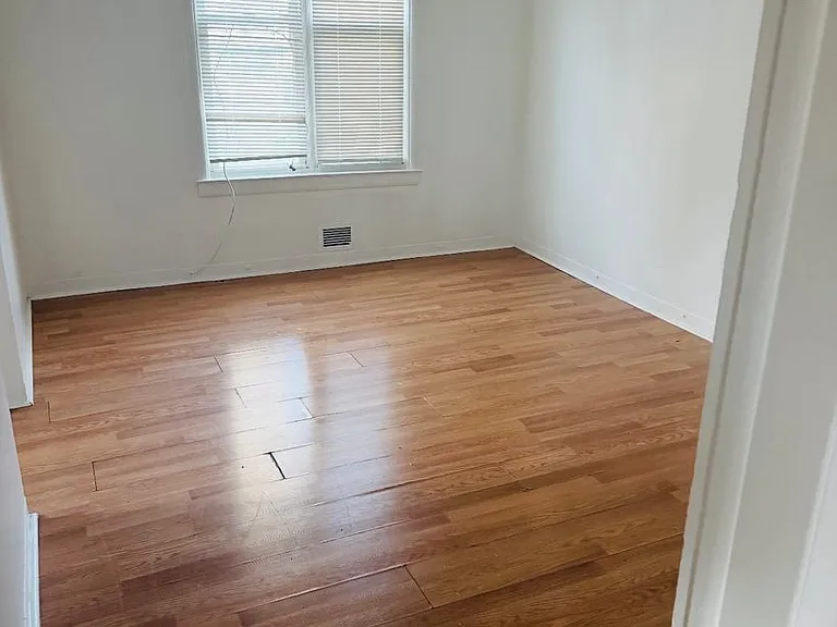 913 Nott St — Photo 11