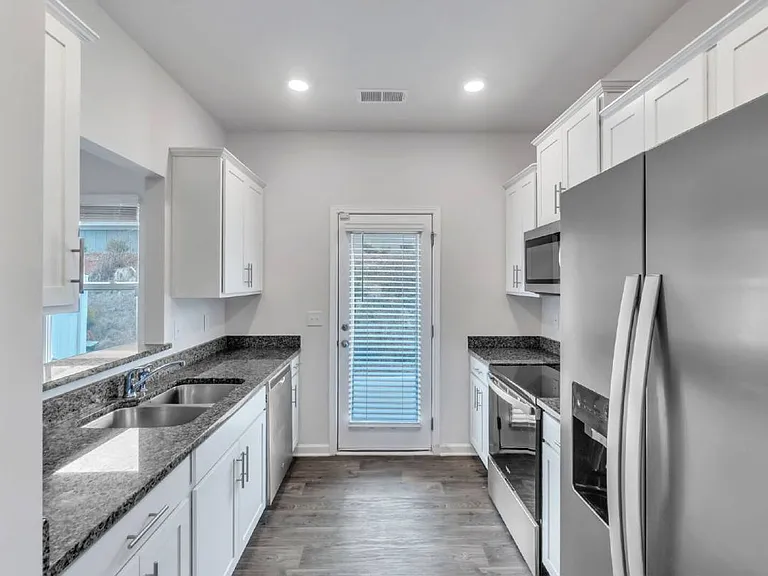 1312 Wunder Way — Photo 6