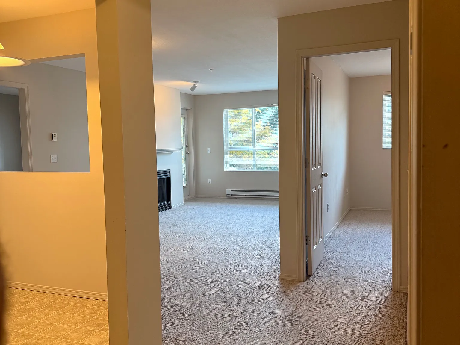2 bed, 870 sqft, $1,990 — Photo 2