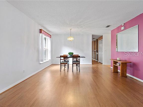 3rd image of 1050 Singleton Cir
