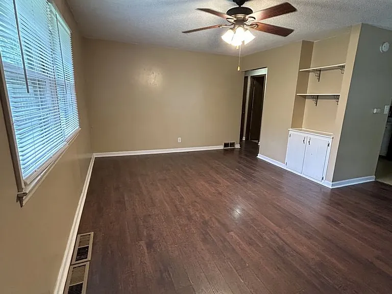 1814 S Olive St — Photo 3