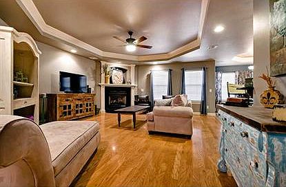 4th image of 216 Dawn Dr