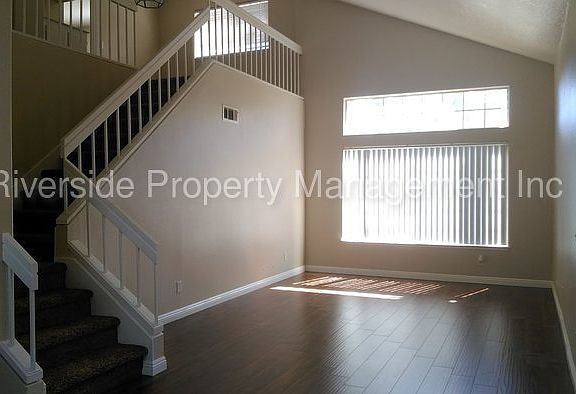 3rd image of 25854 Brodiaea Ave