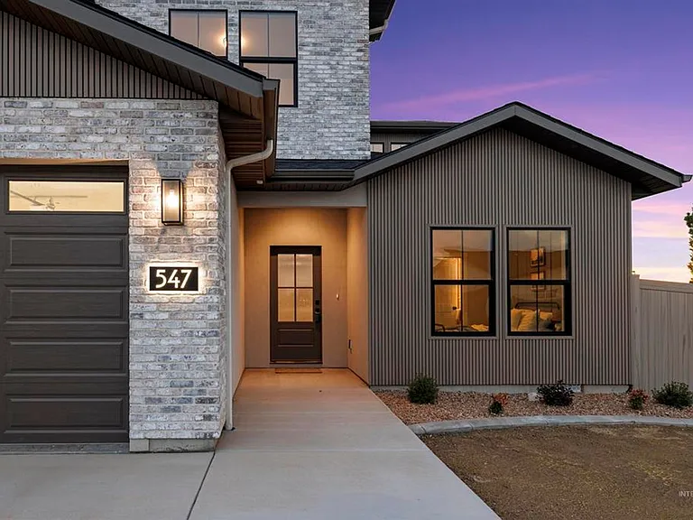 547 Canyon Falls Dr — Photo 3