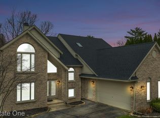 6246 Lindsay Ct, West Bloomfield, MI