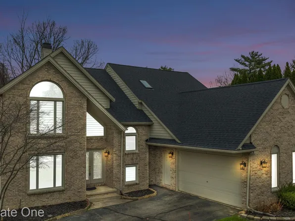 6246 Lindsay Ct, West Bloomfield, MI 48324