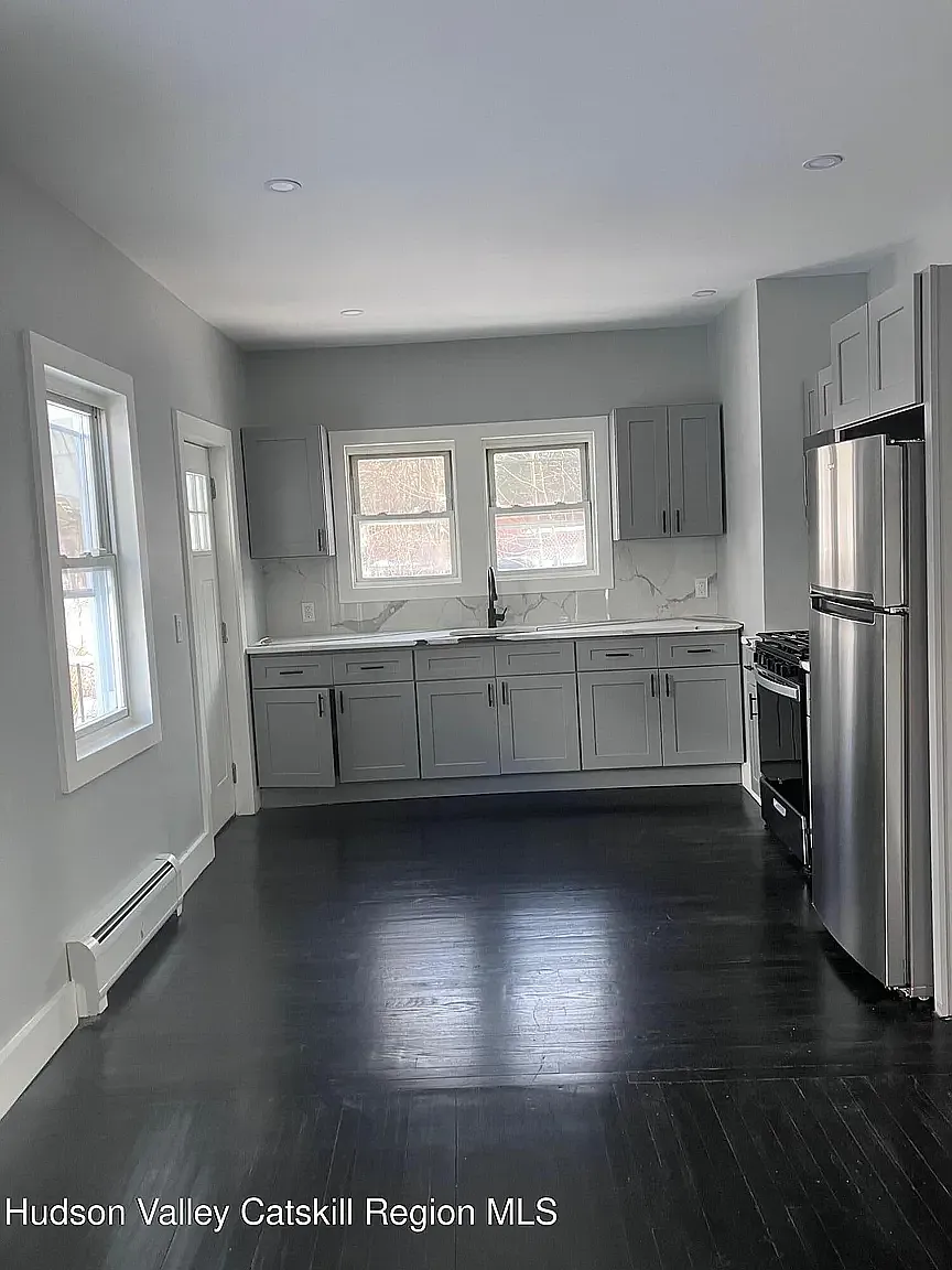 2 bed, 1064 sqft, $2,500 — Photo 4