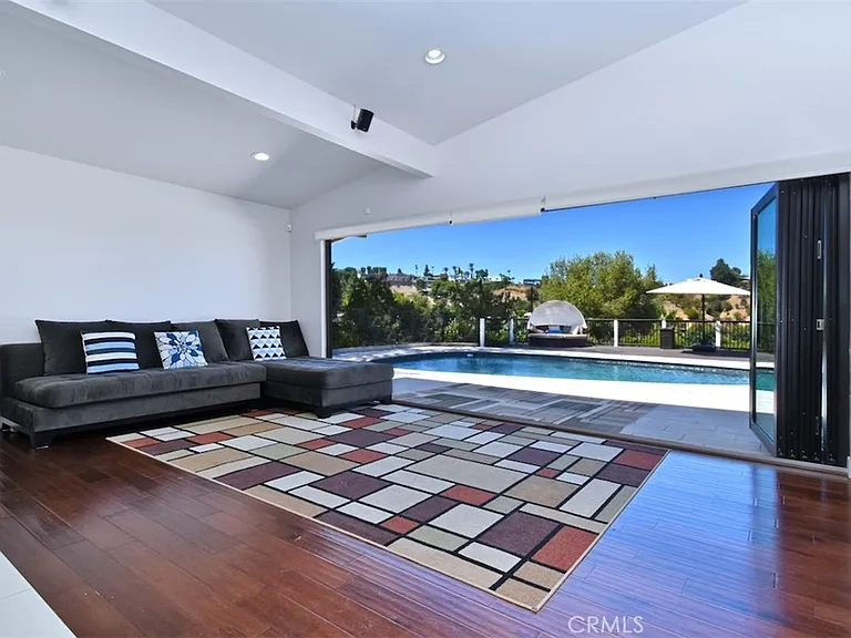 4347 Coronet Dr — Photo 10