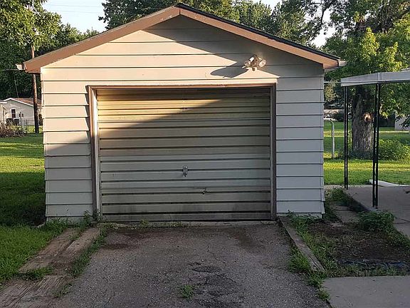 2nd image of 1212 Clay St