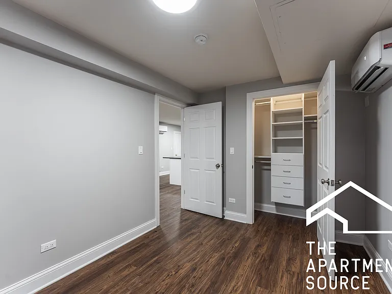 5736 N Winthrop Ave #13 — Photo 5