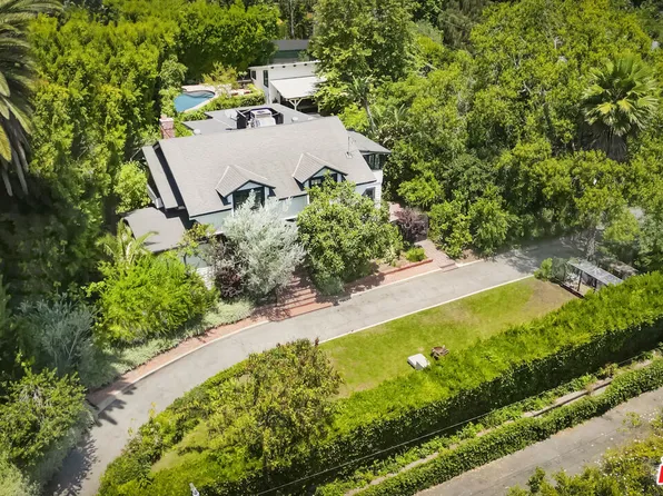 2004 La Brea Ter, Los Angeles, CA 90046
