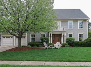 323 Birchbrook Ct, Glen Ellyn, IL 60137