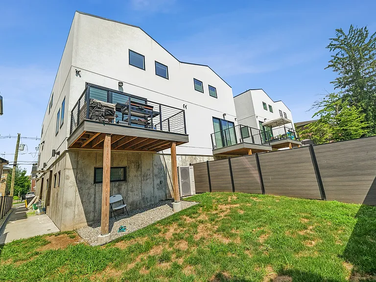 66B Henry Ave — Photo 35