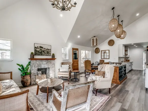 406 W Bridge St, Weatherford, TX 76086