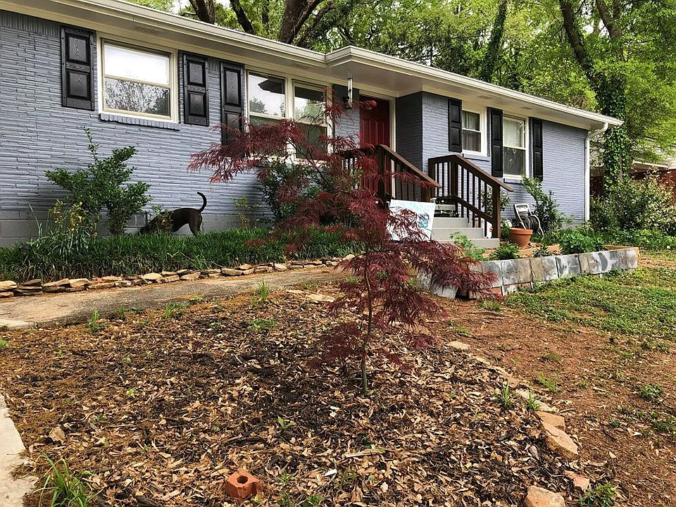 3 bed, 999 sqft, $750 — Photo 1