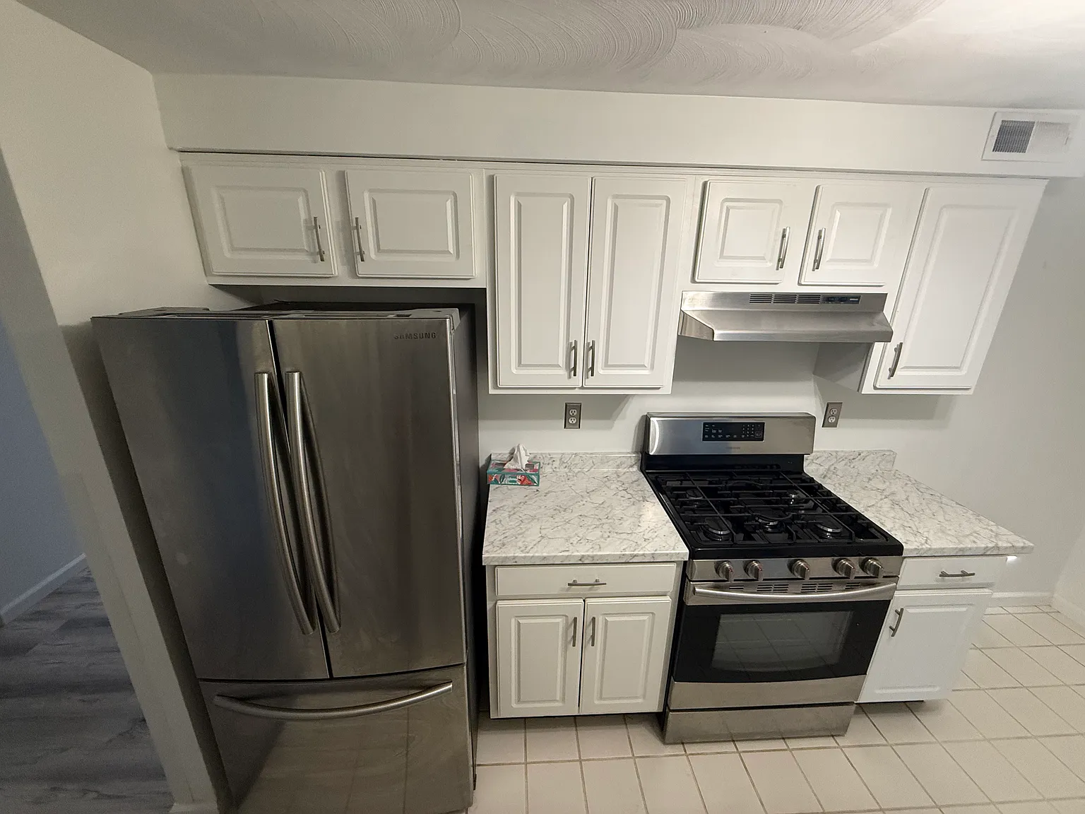 3 bed, 2.5 bath, 1294 sqft, $2,000 — Photo 4