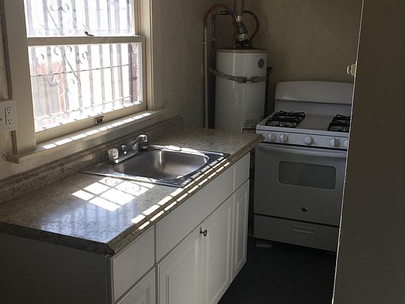 5th image of 965 1/2 White Knoll Dr