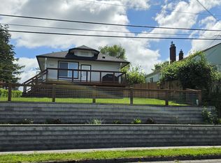 522 N 8th St #A, Mount Vernon, WA 98273