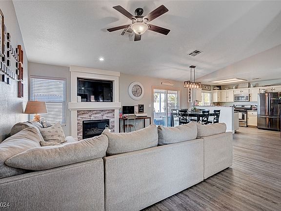 3rd image of 1112 Hutch Ct