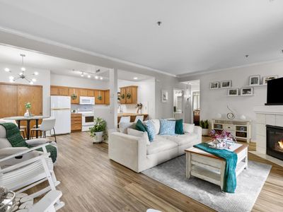 435 West Aspen DRIVE #18, Oak Creek, WI, 53154